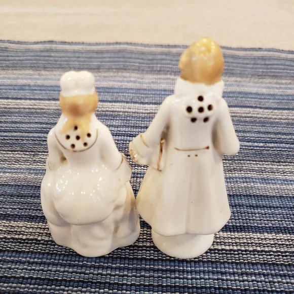 George and Martha Washington Salt/Pepper Shakers - Picture 4 of 11